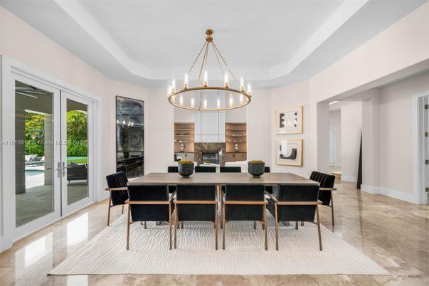 Chandelier, Dining room, Interior, Pendant Lights