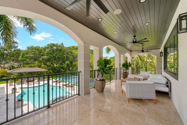 Exterior, Pool, Other