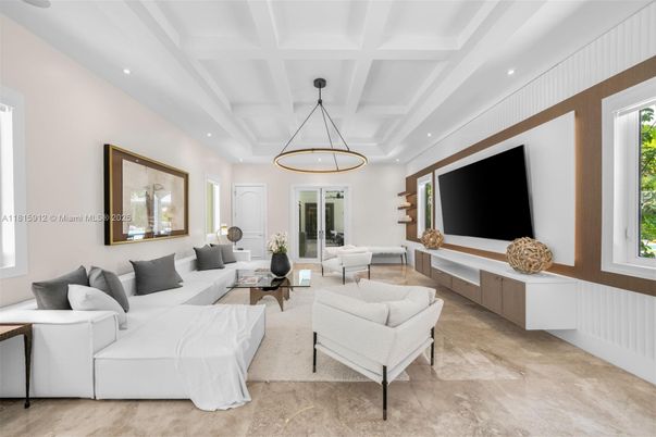 Interior, Living room, Pendant Lights, Recessed Lighting