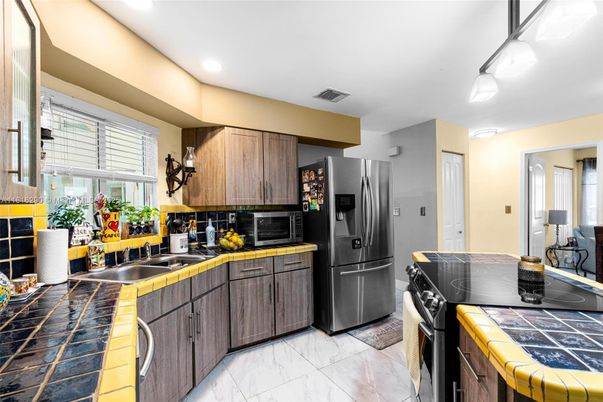 Interior, Kitchen, Marble, Recessed Lighting, Tile Countertops