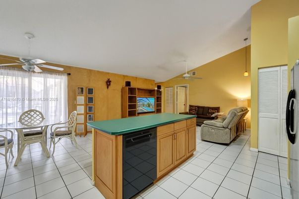 Dining room, Interior, Kitchen, Pendant Lights