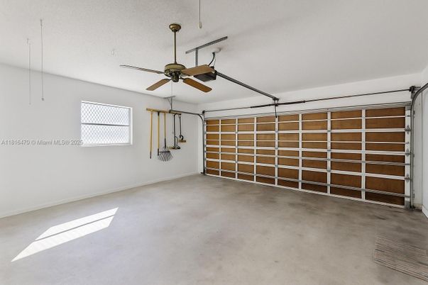 Garage, Interior