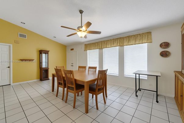 Dining room, Interior