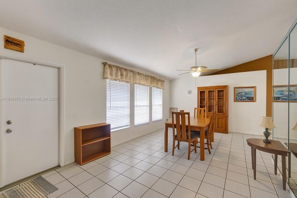 Dining room, Interior