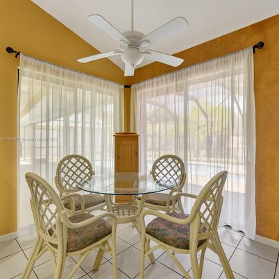 Dining room, Interior