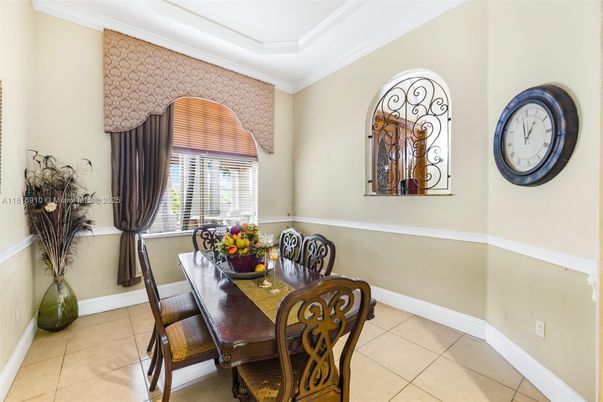 Dining room, Interior