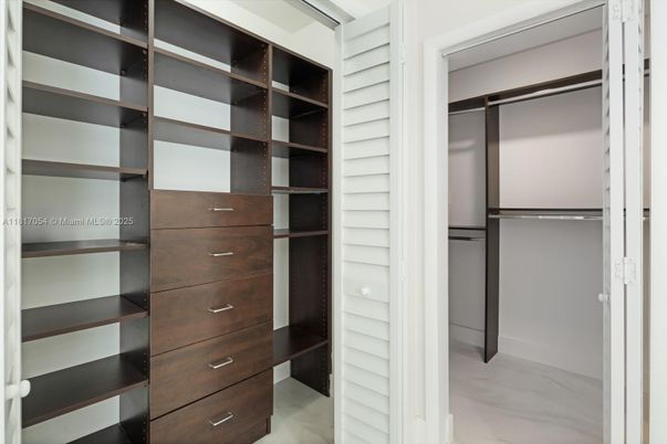 Interior, Walk-in Closets
