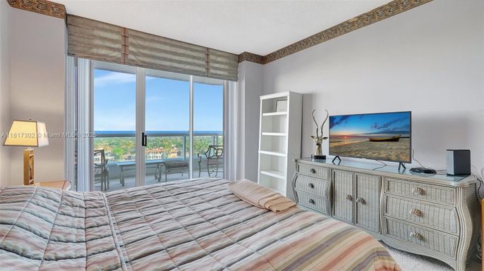 Bedroom, Interior, Water