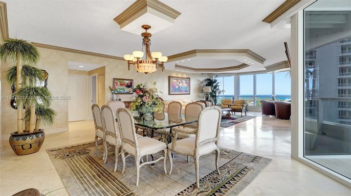 Chandelier, Dining room, Interior, Recessed Lighting, Water