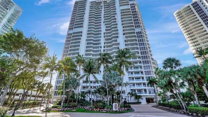 Exterior, Facade, Condo Building