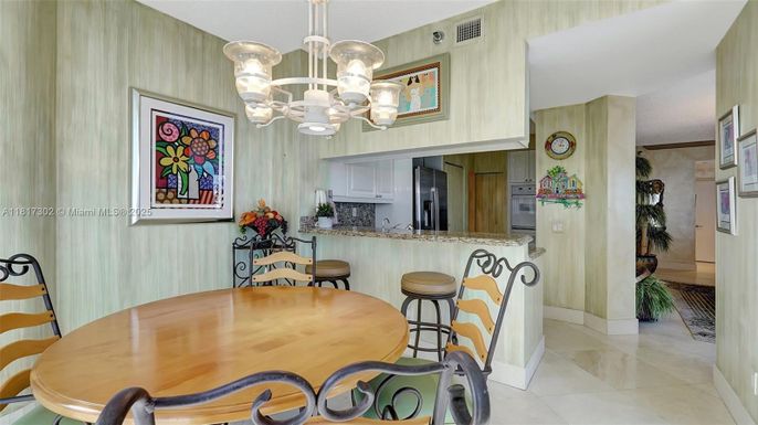 Chandelier, Dining room, Interior, Kitchen