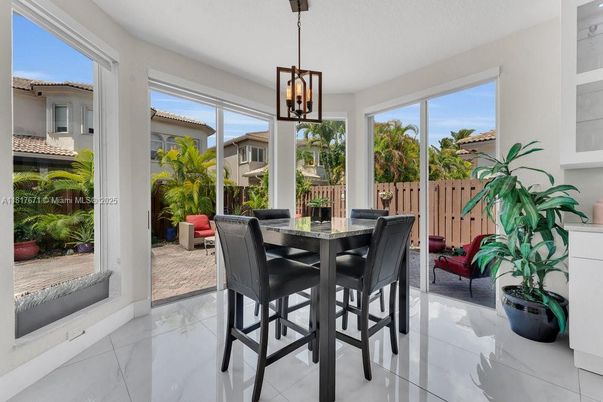 Dining room, Interior, Pendant Lights