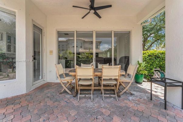 Dining room, Exterior