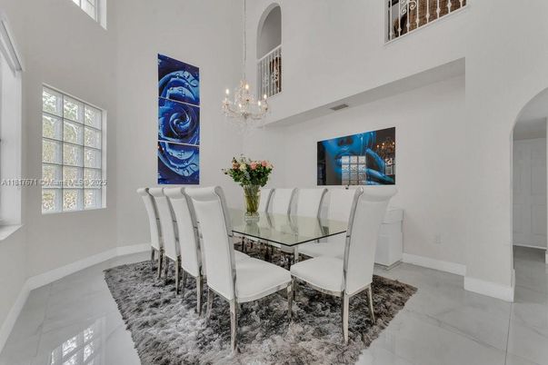 Chandelier, Dining room, Interior
