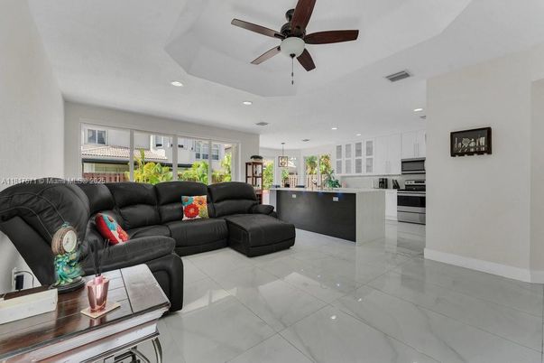 Interior, Kitchen, Living room, Recessed Lighting, Stainless Steel Appliances