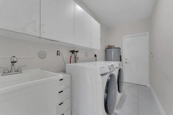 Interior, Washer