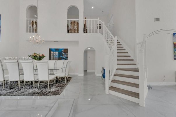 Chandelier, Dining room, Interior, Marble, Recessed Lighting
