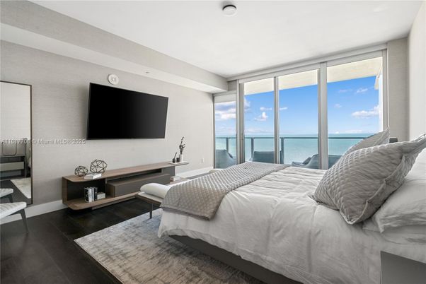 Bedroom, Interior, Water, Wood Texture Flooring