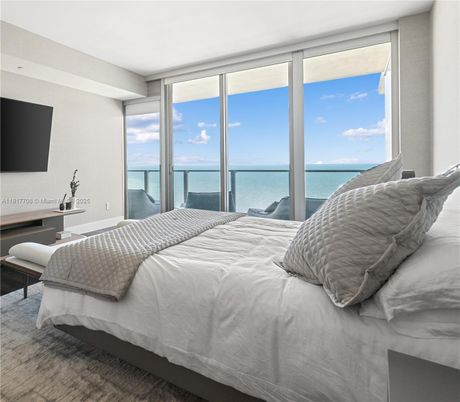 Bedroom, Interior, Water