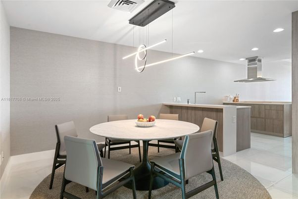 Dining room, Interior, Pendant Lights, Recessed Lighting