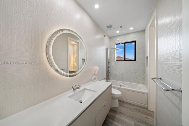 Bathroom, Interior, Recessed Lighting, Wood Texture Flooring