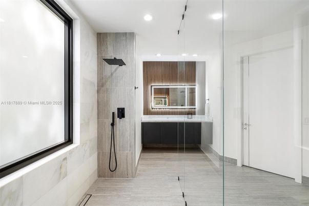 Bathroom, Interior, Recessed Lighting