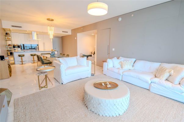 Interior, Kitchen, Living room, Pendant Lights, Recessed Lighting