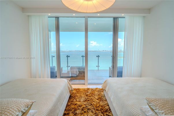 Bedroom, Interior, Recessed Lighting, Water