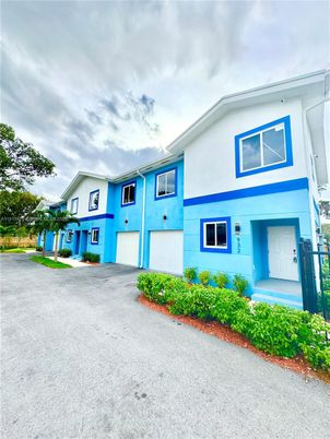 Attached, Backyard, Exterior, Facade, Rowhouse