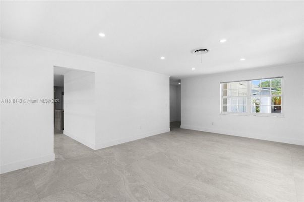 Empty room, Interior, Recessed Lighting