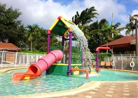 Exterior, Playground, Pool