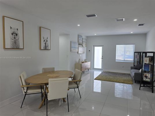 Dining room, Interior, Recessed Lighting