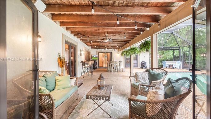 Interior, Living room, Sun Room, Wooden Beams, Wooden Ceilings