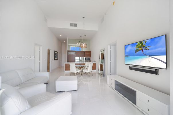 Dining room, Interior, Kitchen, Living room, Pendant Lights, Recessed Lighting, Stainless Steel Appliances