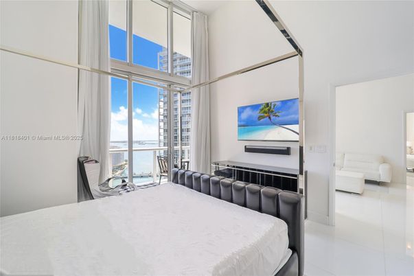 Bedroom, Interior, Water
