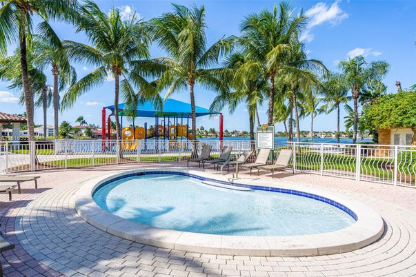 Exterior, Pool, Water