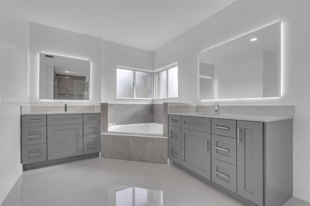 Bathroom, Dual Sink Vanities, Interior, Recessed Lighting