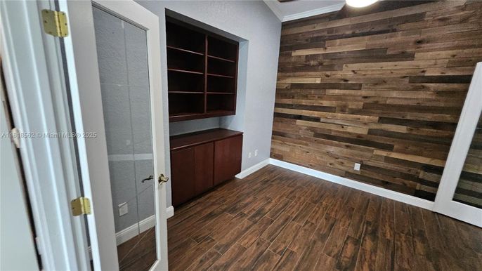 Empty room, Interior, Wood Texture Flooring, Wooden Walls