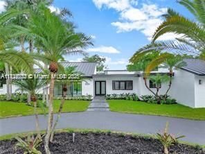 Backyard, Exterior, Facade, Ranch