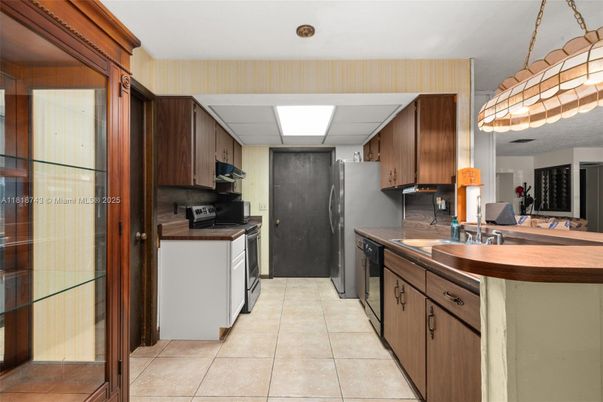 Interior, Kitchen, Recessed Lighting