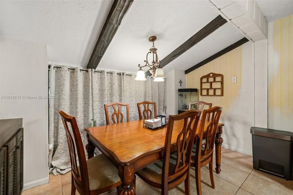 Chandelier, Dining room, Interior, Pendant Lights