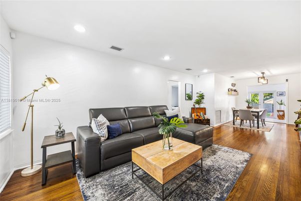 Dining room, Interior, Living room, Recessed Lighting, Wood Texture Flooring