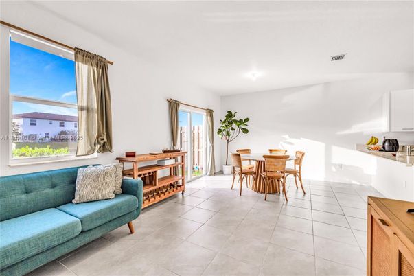 Dining room, Interior, Recessed Lighting