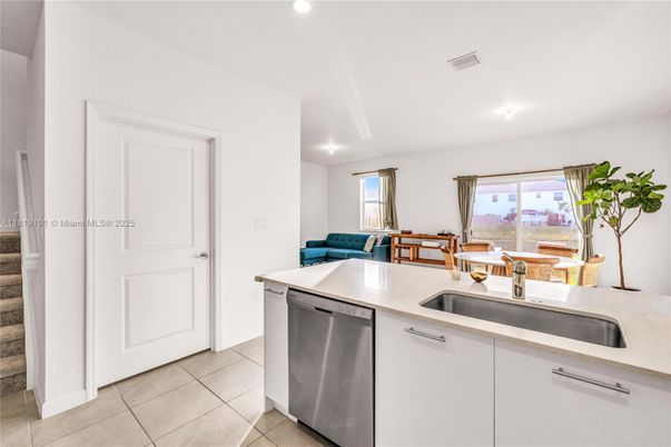 Dining room, Interior, Kitchen, Recessed Lighting, Stainless Steel Appliances