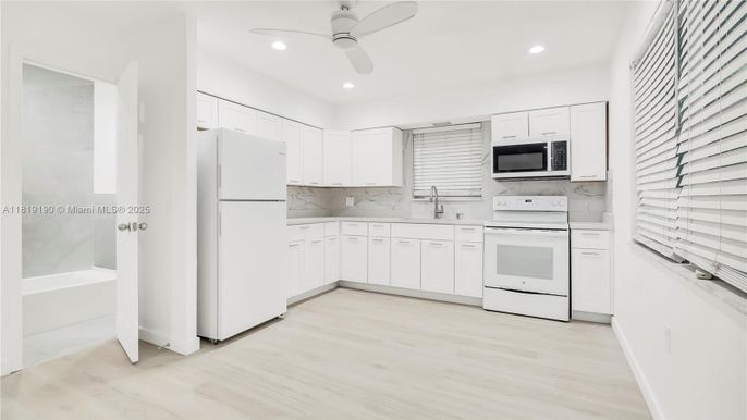 Interior, Kitchen, Recessed Lighting, Wood Texture Flooring