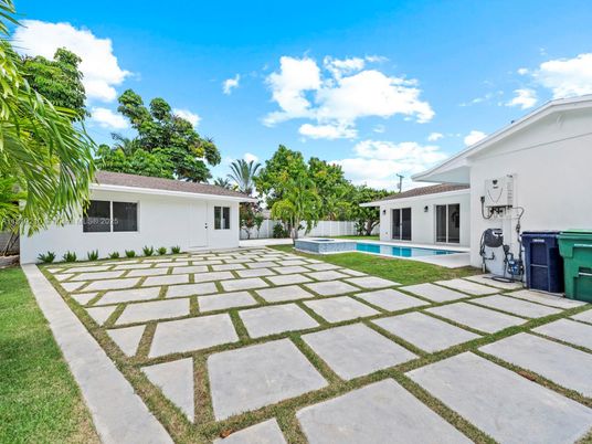 Backyard, Exterior, Pool