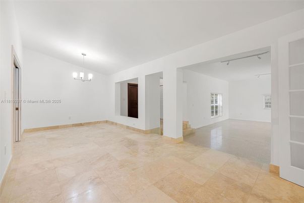 Chandelier, Empty room, Interior, Pendant Lights