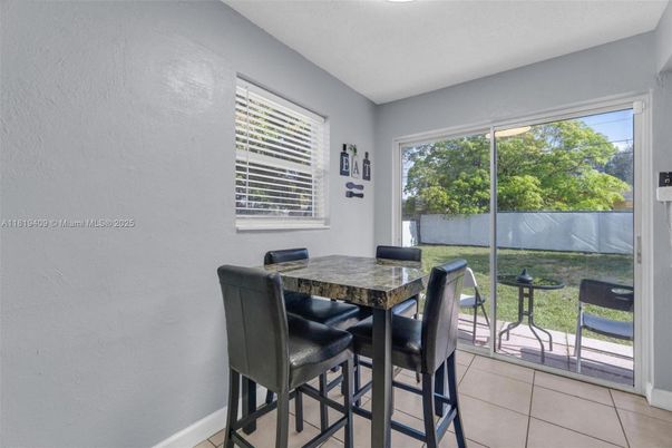 Dining room, Interior