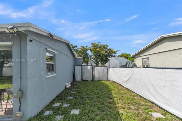 Backyard, Exterior