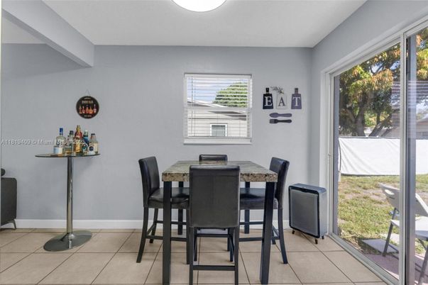 Dining room, Interior